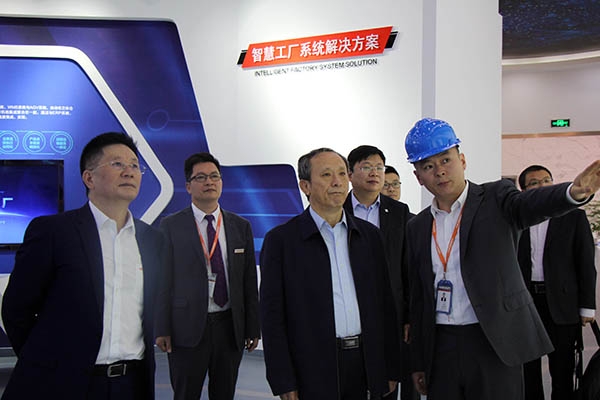 中国工程机械工业协会百余家企业嘉宾观摩诺力智能工厂